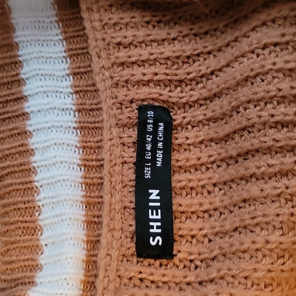 Pullover - Picture 2 of 2